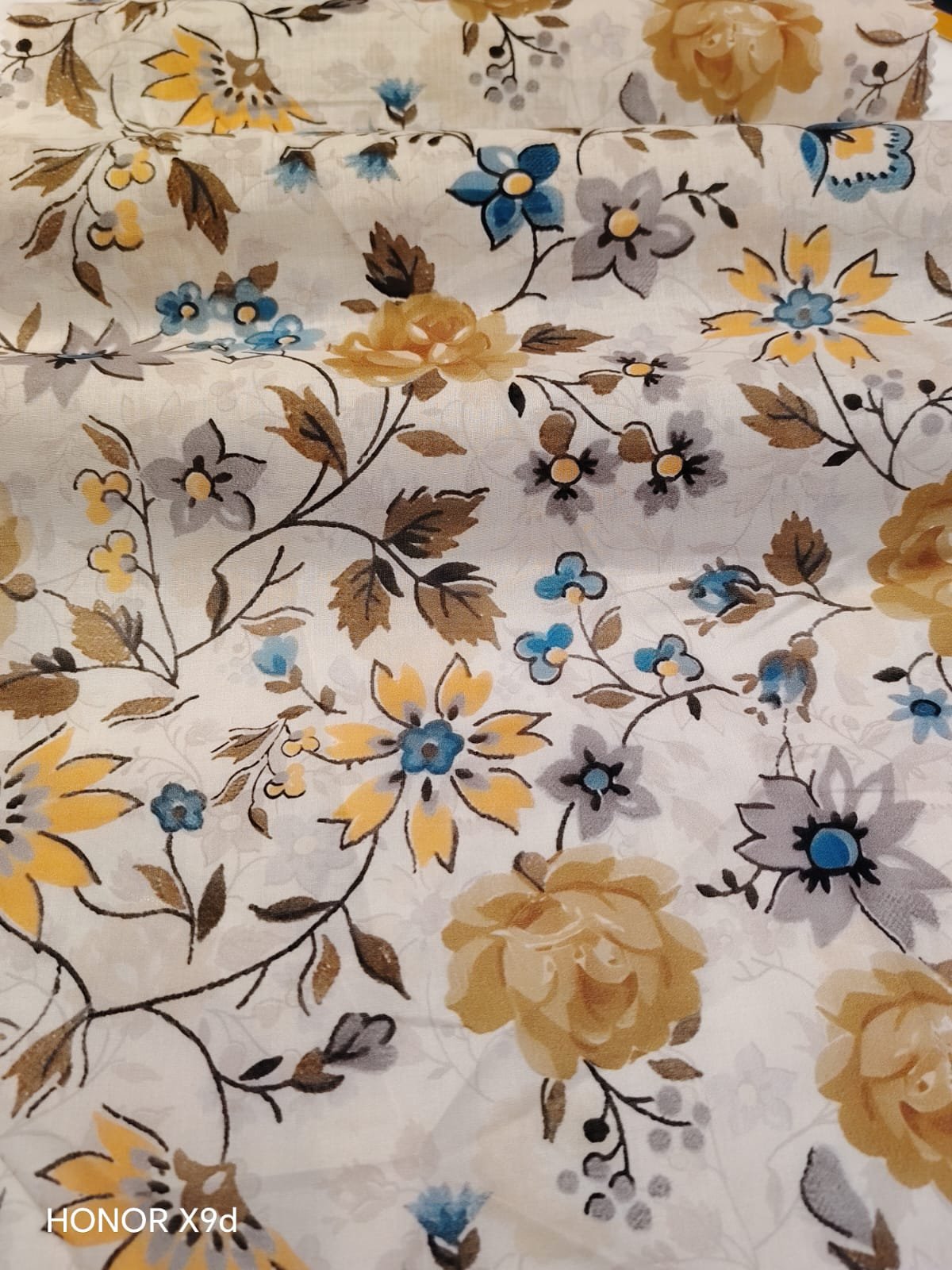 100% Cotton Superfine Lawn pattern 17